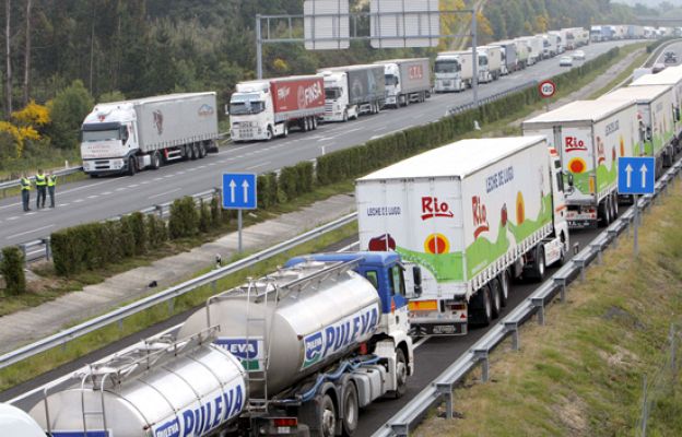 Atascos por la huelga de transporte