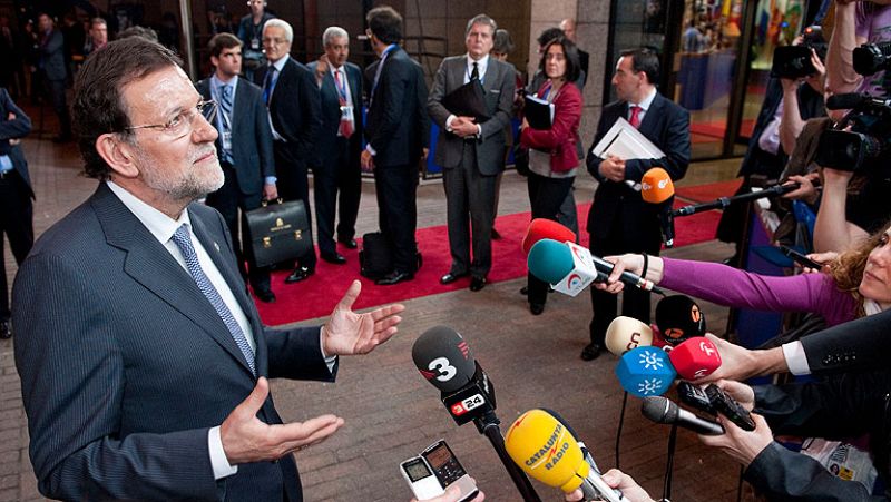 Rajoy considera "capital" que el BCE intervenga para rebajar la presión sobre la deuda pública