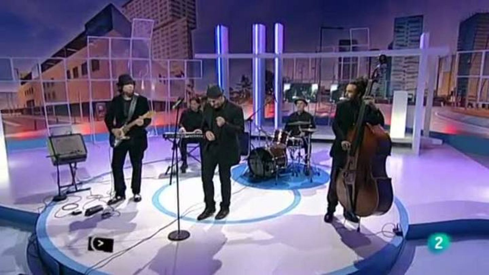 Para Todos La 2 - Actuación: The Bluesters