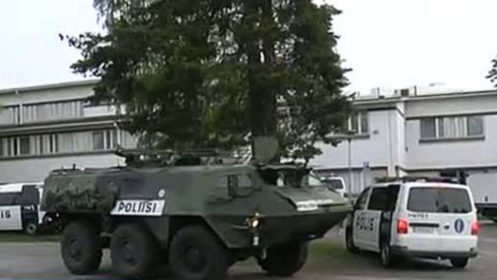 Un francotirador de 18 años apostado en un tejado mata a dos personas en Finlandia - Informativo 24h | Ver