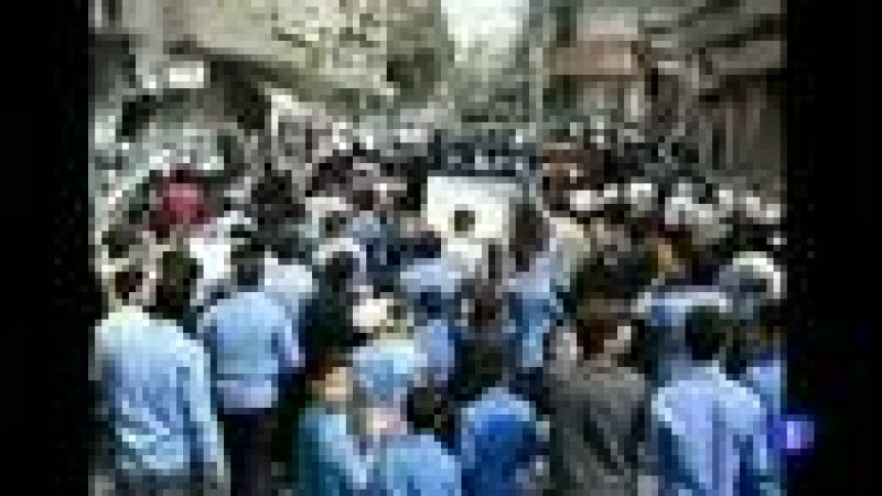 Miles de sirios salen a protestar contra la matanza de Hula