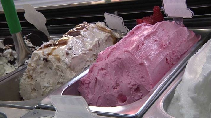 Conectando España - Finestrat: elaborando helado