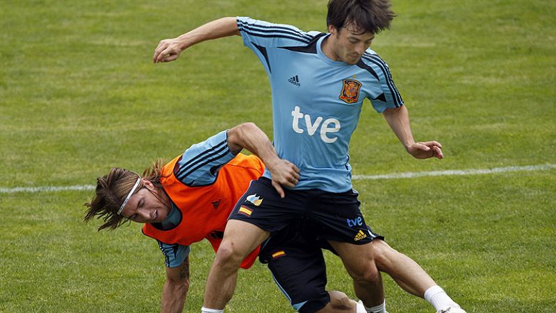 Con la selección definitiva de jugadores que acudirán a la Eurocopa 2012, España ha efectuado su último entrenamiento en Schruns, donde ha comenzado la preparación de cara a la cita de Polonia y Ucrania.
