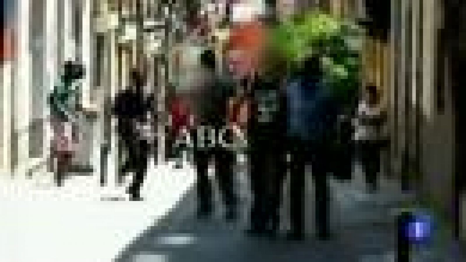 Telediario 1: Disparos policiales en Lavapies | RTVE Play