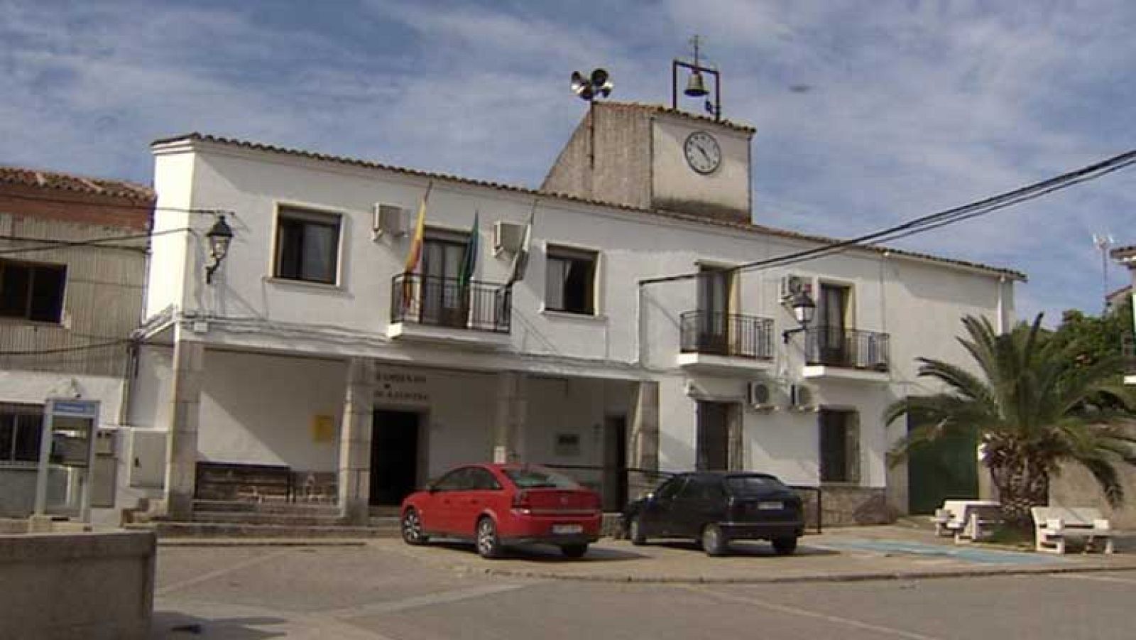 Destinar 15.000 euros a los festejos taurinos o a contratar trabajadores eventuales