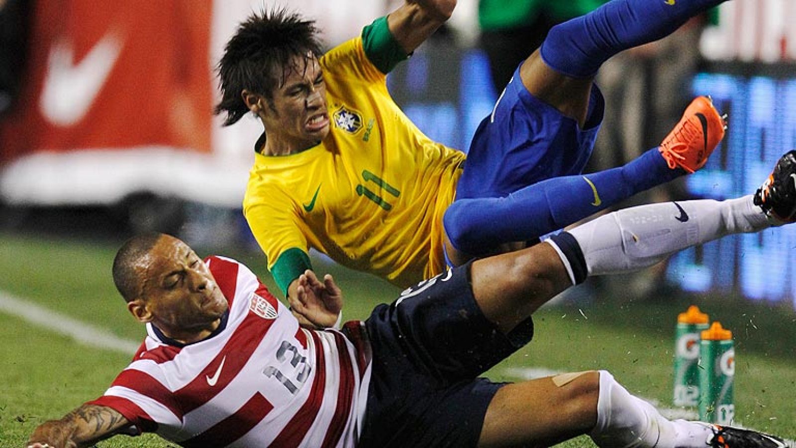 Neymar abre la goleada de Brasil a Estados Unidos por 1-4