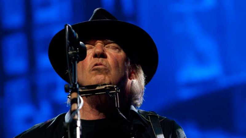 Neil Young vuelve a la carga y lo hace con 'Crazy Horse'
