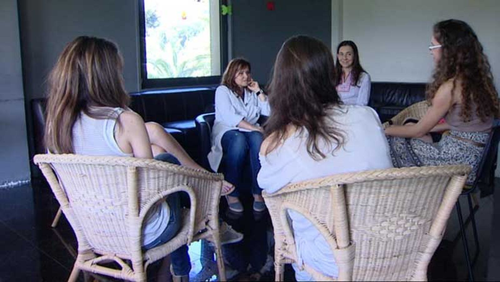 Se puede evitar la anorexia o bulimia con el incremento de actividades sociales