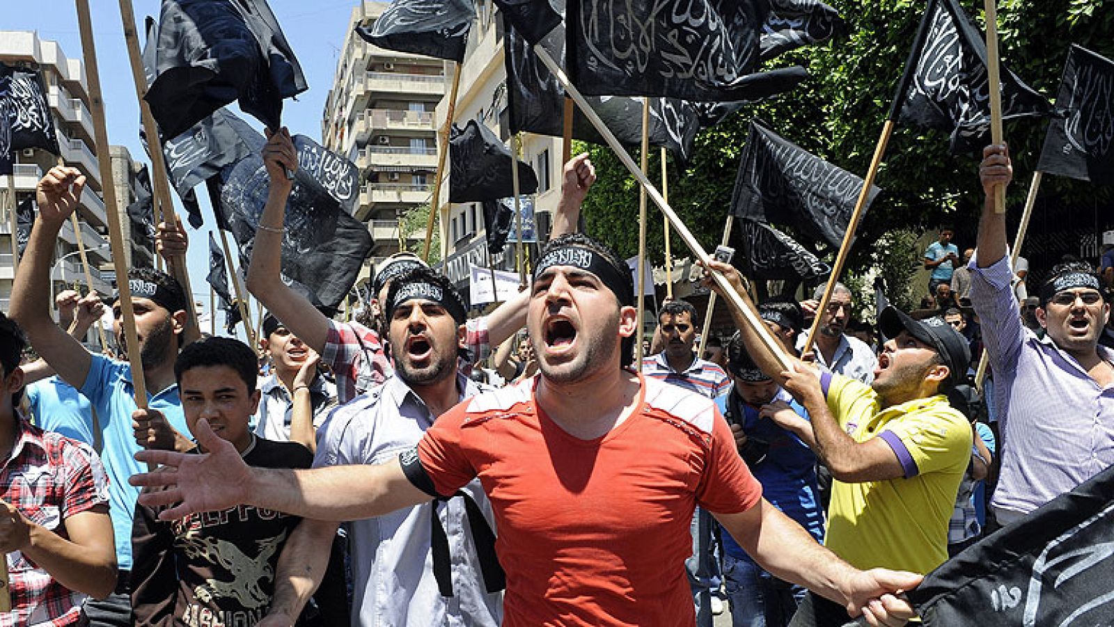 Doce muertos en Líbano por enfrentamientos entre partidarios y detractores del régimen sirio - Informativo 24h | Ver