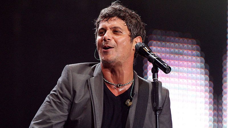  Saber brillar - Alenjandro Sanz arrasa en el primer concierto tras su boda