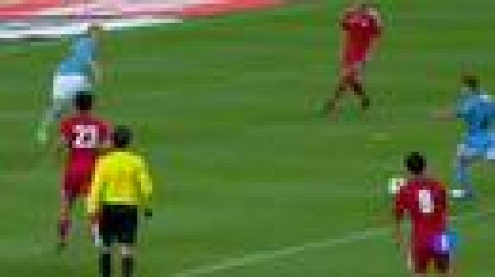 Telediario 1 - Iniesta decide con una genialidad ante China