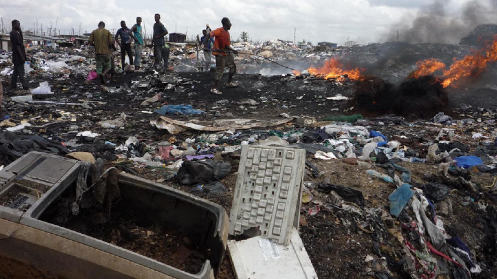 En Portada - Ciberbasura sin fronteras - Avance - En portada | Ver