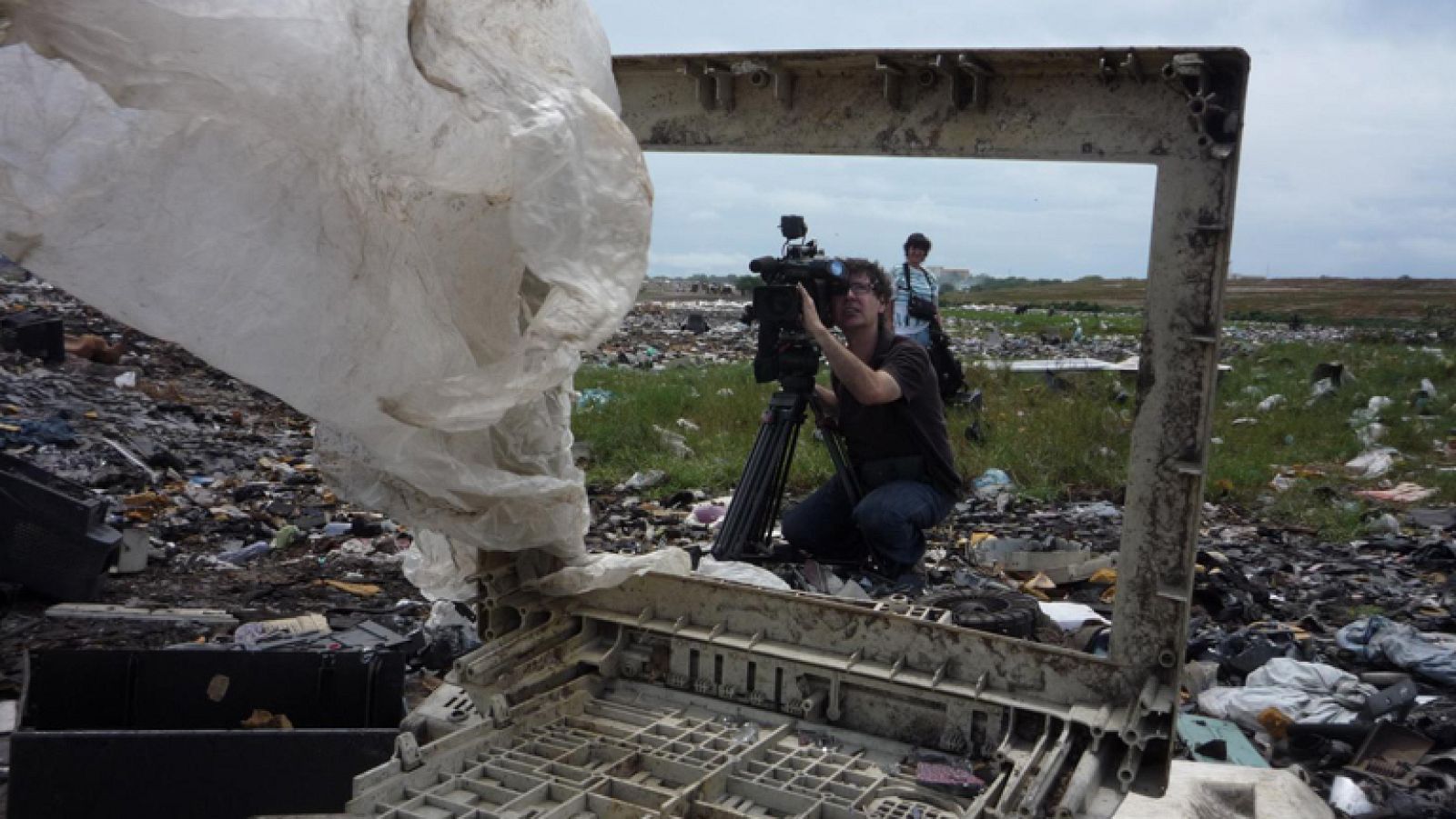 Así se hizo "Ciberbasura sin fronteras" - En portada | Ver