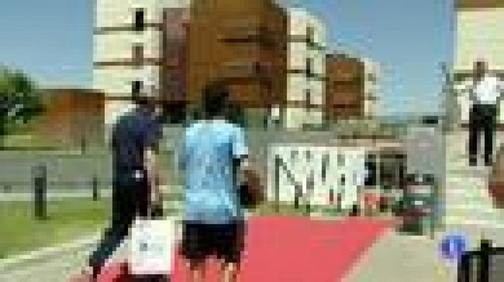 Telediario 1 - Fábregas entrena con normalidad y Navas da el susto