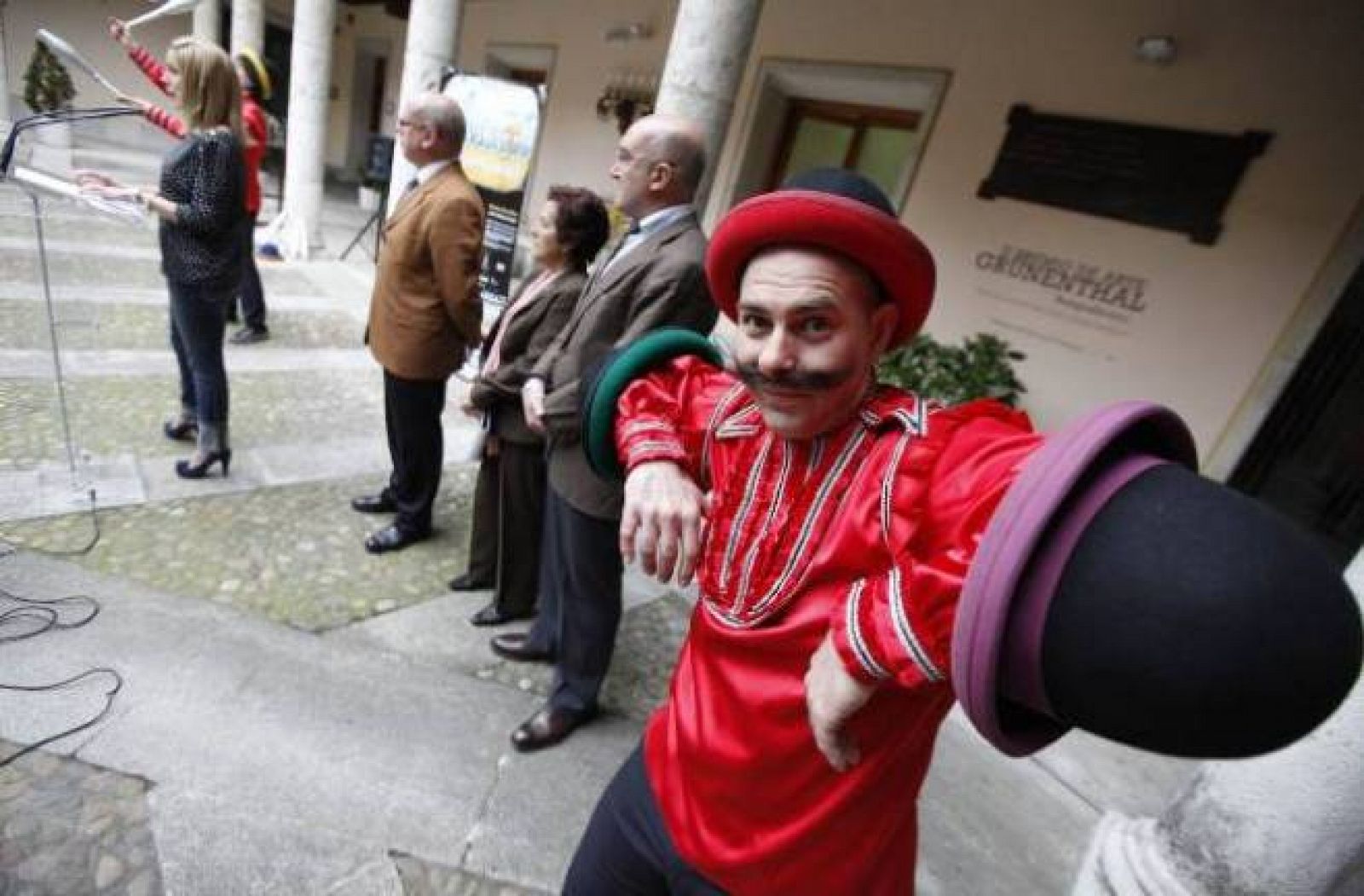 On Off: Esta escuela es un circo - On Off | Ver