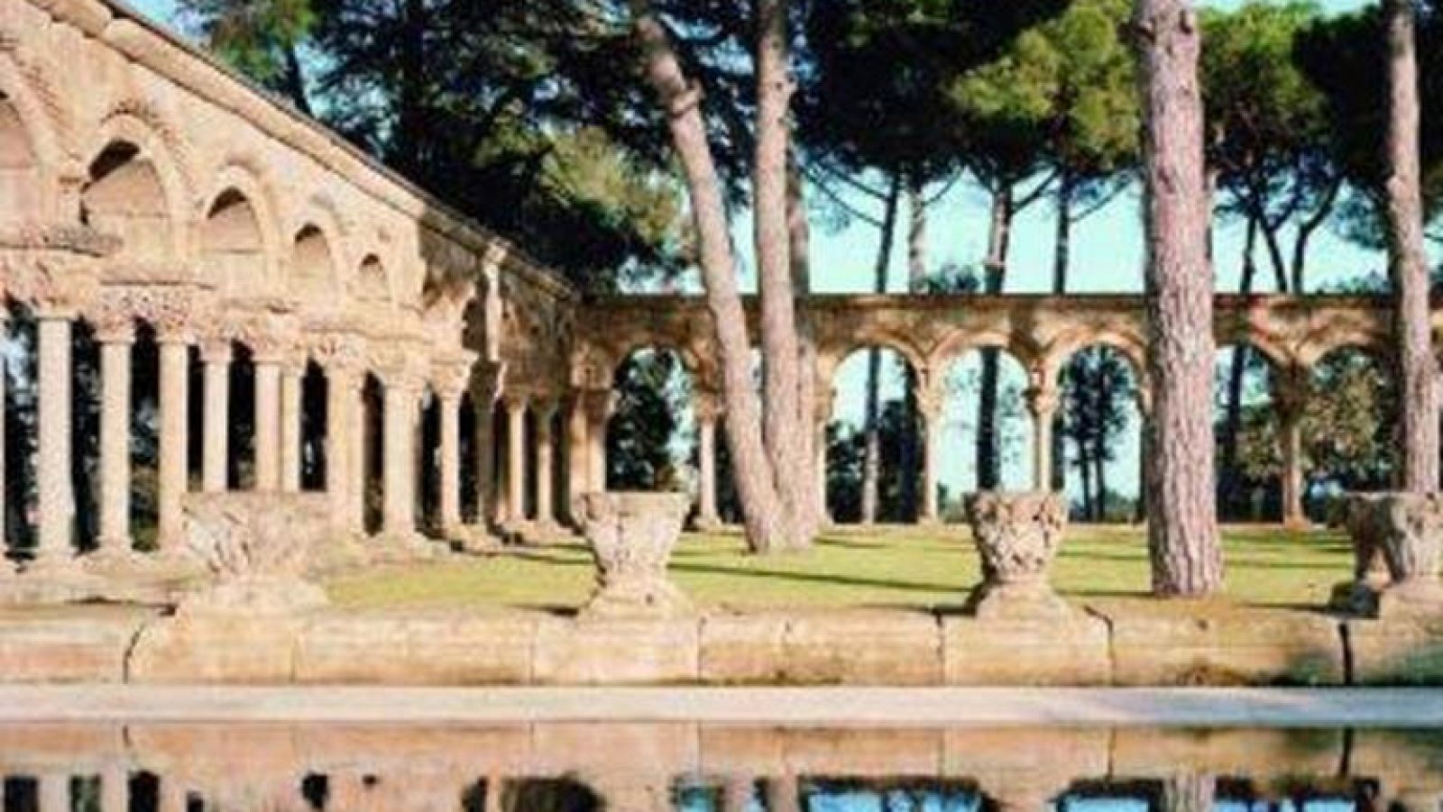 Expertos estudian la autenticidad del claustro románico hallado en Palamós | Ver
