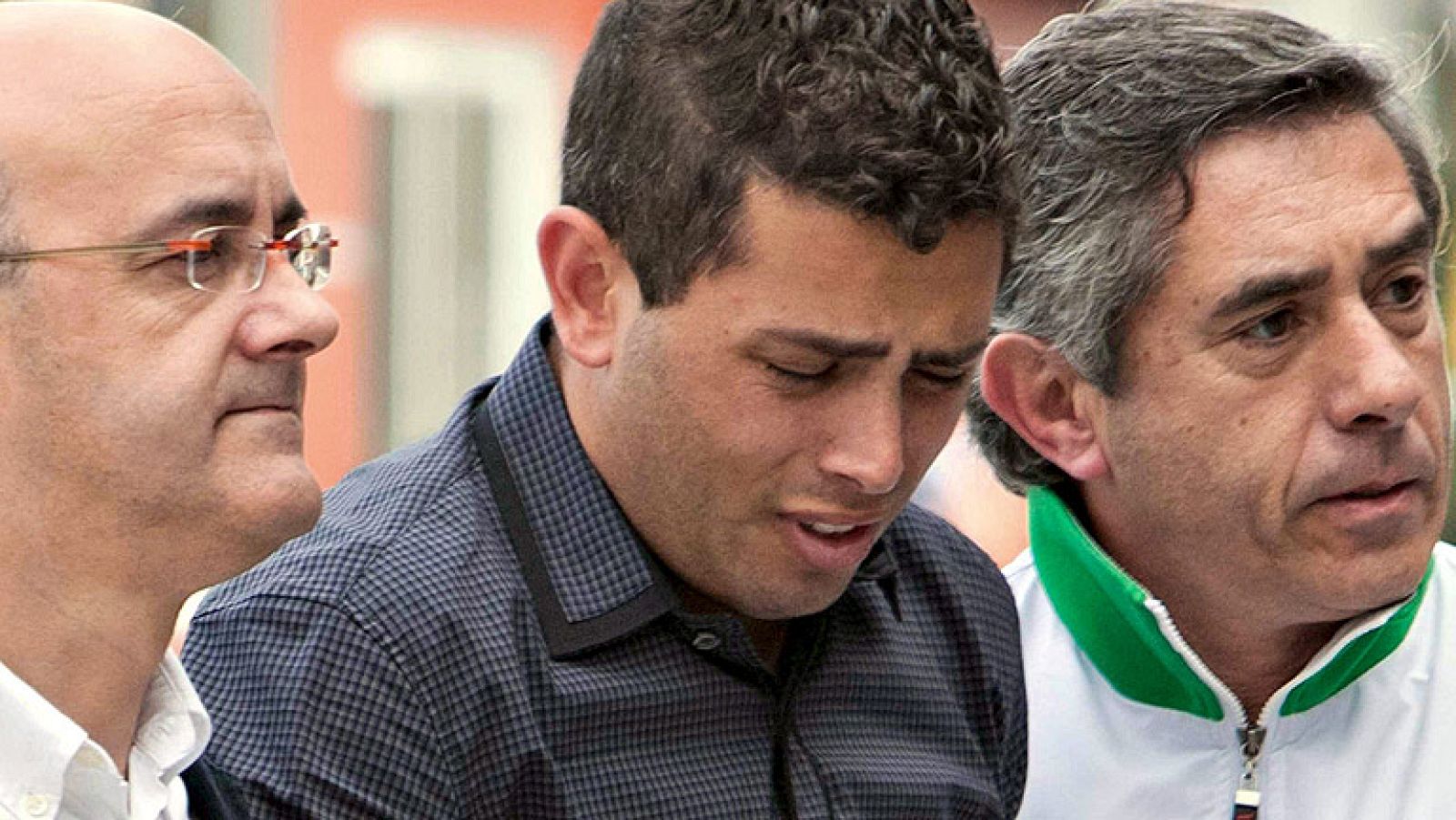 Cientos de personas han visitado la capilla ardiente de Manolo Preciado, fallecido este jueves en Valencia.