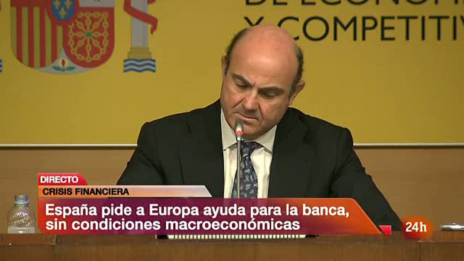 De Guindos: "Rajoy no ha comparecido porque yo soy el miembro del Eurogrupo"