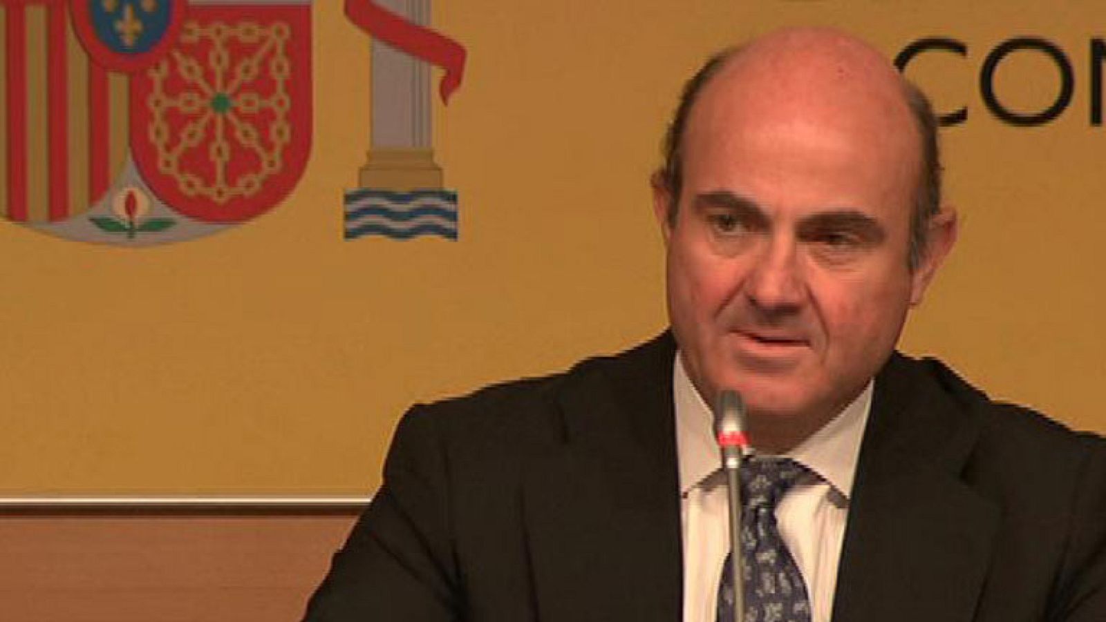 El ministro de Economía, Luis de Guindos confirma la solicitud del rescate financiero español a la UE.