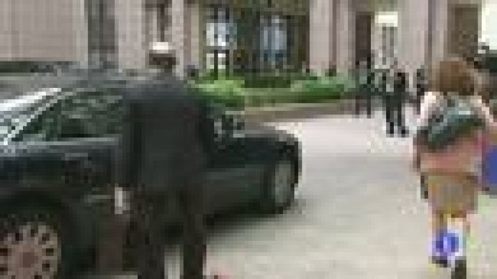 Telediario 1 - La ayuda a la banca española será de 100.000 millones