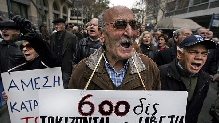 Telediario 1 - Cómo fue el rescate en Grecia, Irlanda y Portugal