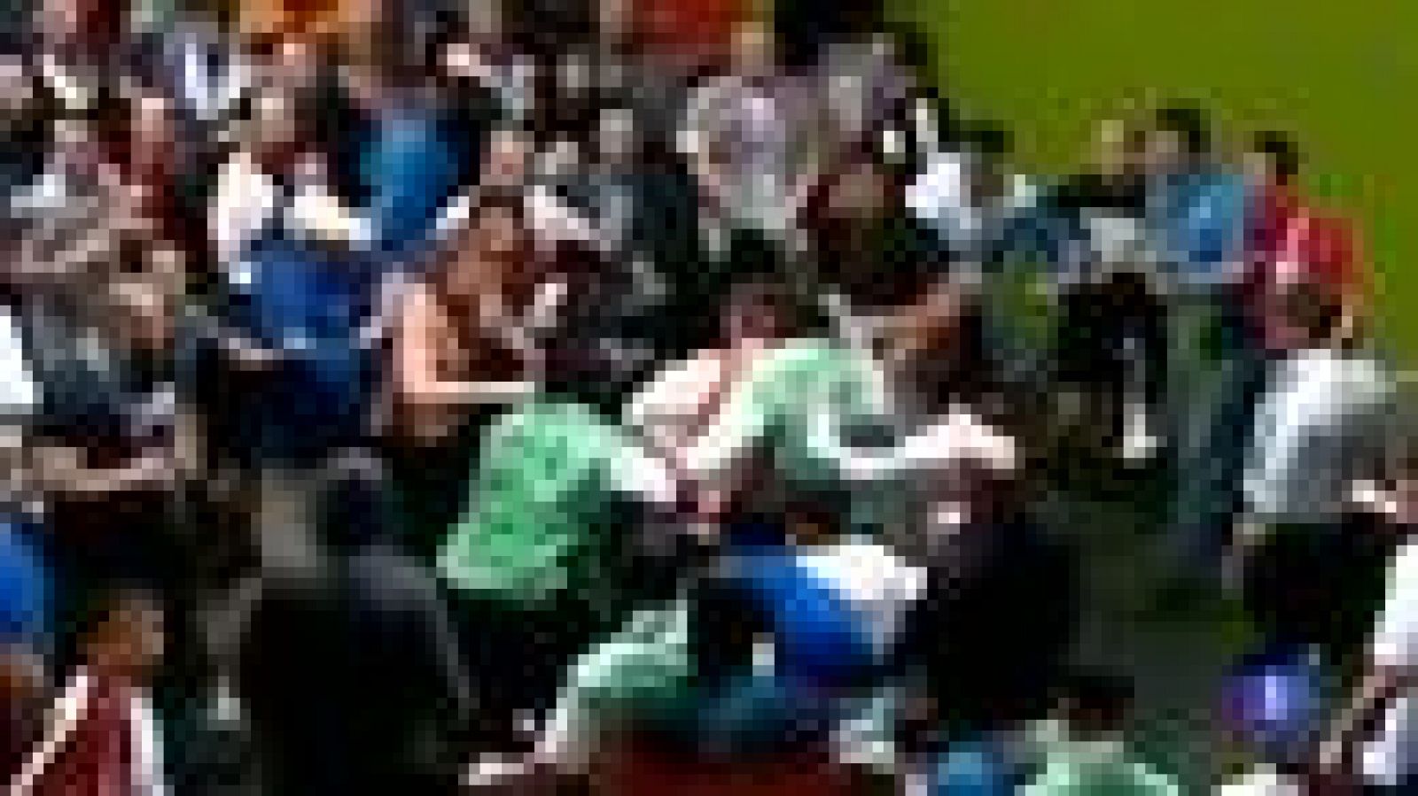 Un grupo de aficionados rusos agredieron a miembros de seguridad tras la victoria de su equipo frente a República Checa de este viernes.