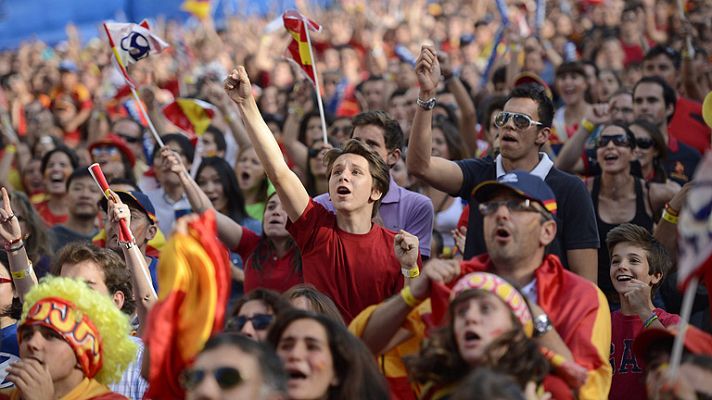 Telediario 1 - España se echa a la calle para ver a la Roja
