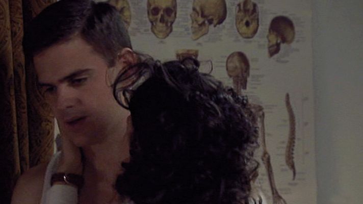 Amar en tiempos revueltos - Alberto rechaza a Daniela