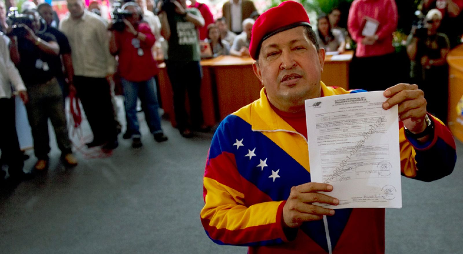 CHAVEZ PRESENTA SU CANDIDATURA PARA LAS ELECCIONES DEL 7 DE OCTUBRE