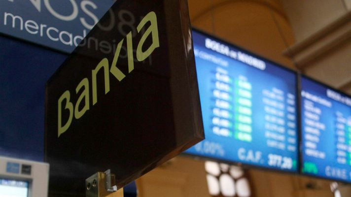 Los desayunos - La prima de riesgo sigue por encima de 500 puntos y la volatilidad domina en la Bolsa española