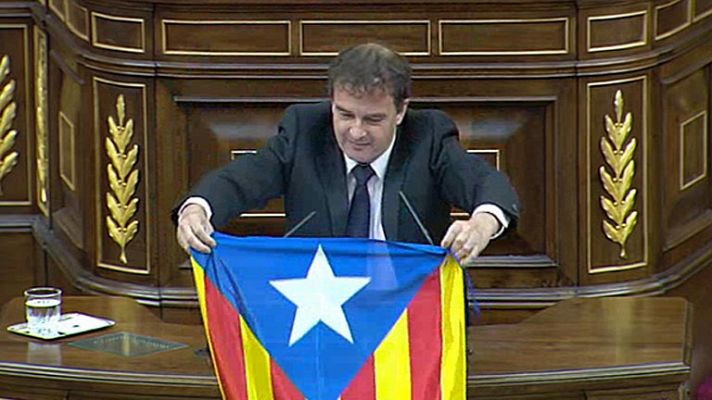 ERC exhibe en el Congreso una bandera independentista catalana