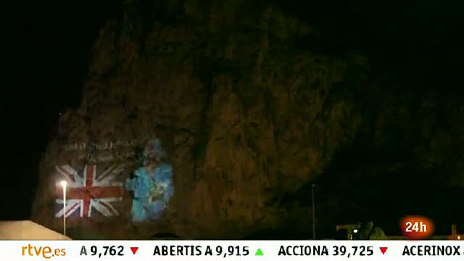 Gibraltar proyecta sobre el peñón imágenes gigantescas de Isabel II - Informativo 24h | Ver