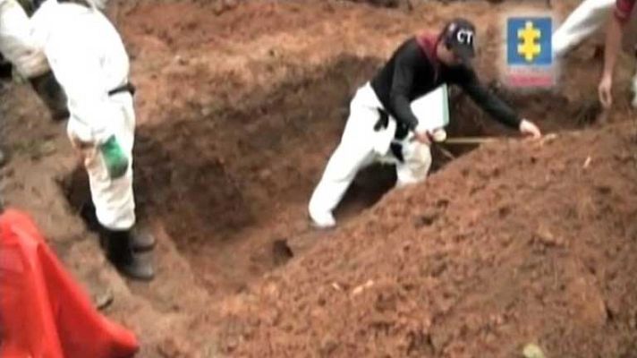 Telediario 1 - Cementerio de las FARC