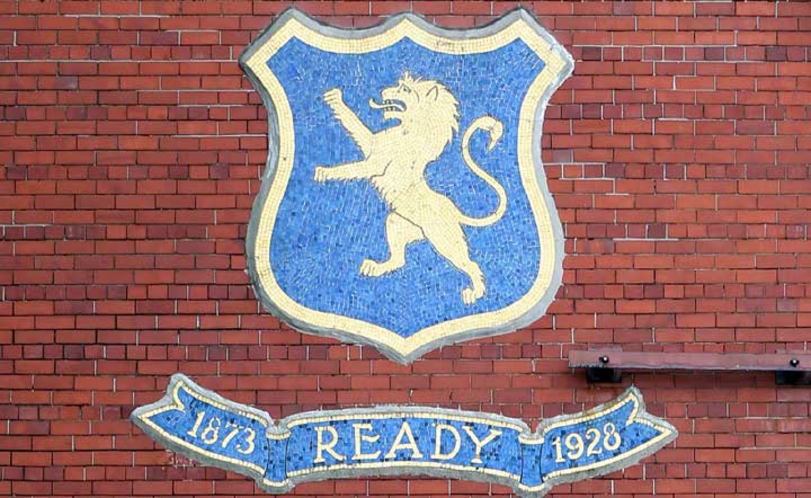 El Glasgow Rangers se refunda como Rangers FC