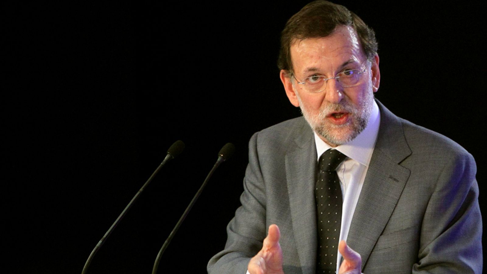Rajoy dice que Europa debe transmitir al mundo que el euro es irreversible