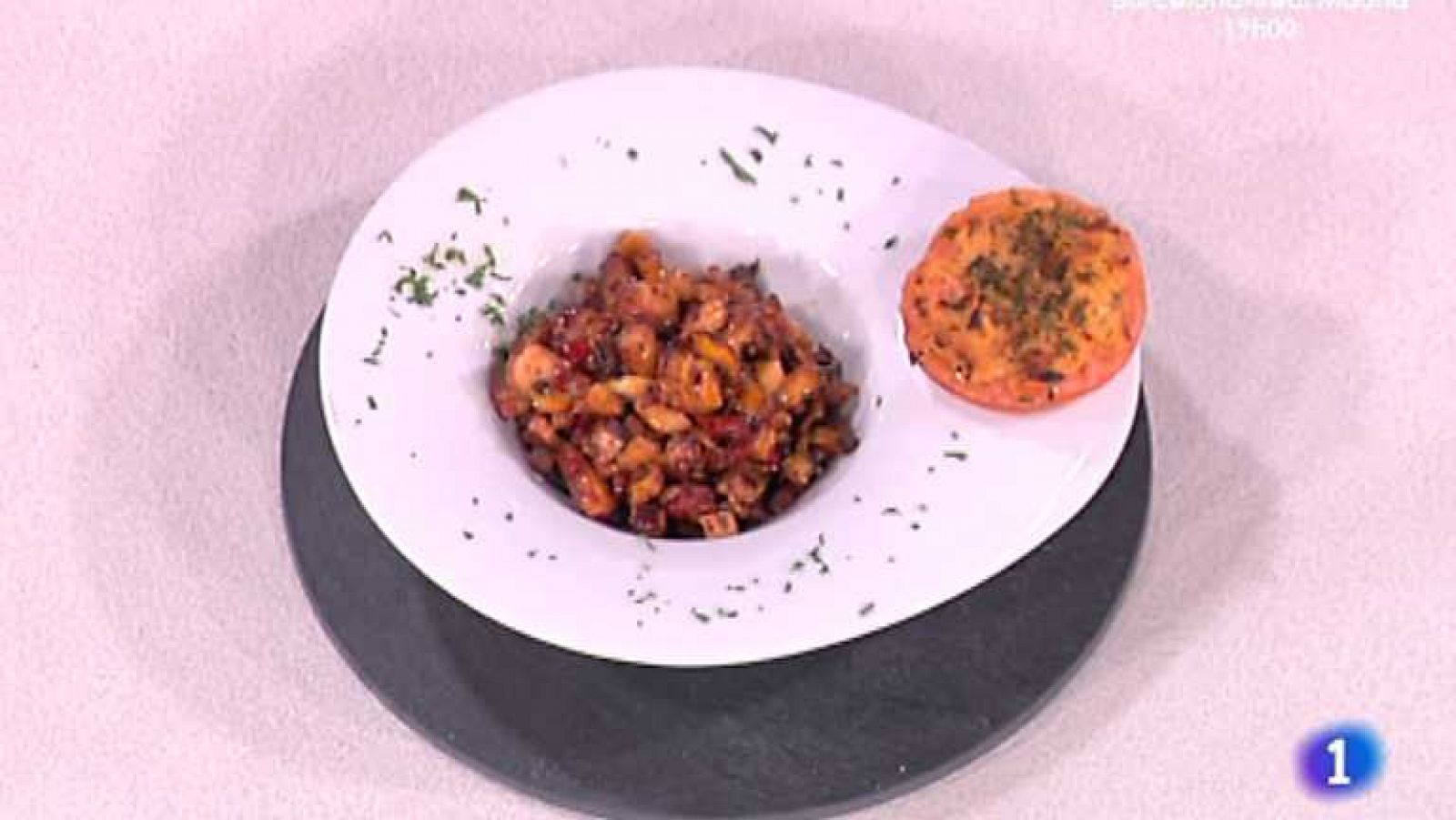 Cocina con Sergio - Salteado de setas y pulpo con tomates asados