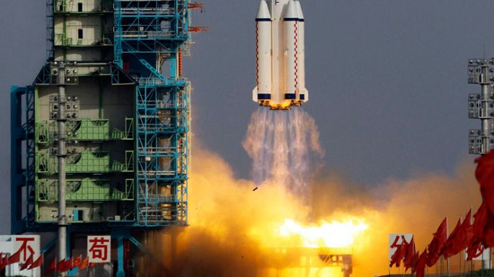 Telediario 1 - La primera mujer austronauta china