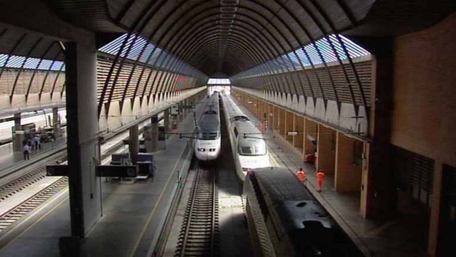 El AVE une por primera vez el tramo Valencia con Sevilla de forma directa