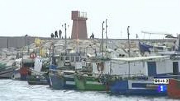 Telediario 1 - El rey visita Algeciras para apoyar a los pescadores y a la Guardia Civil
