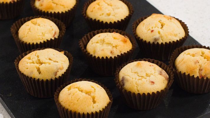 RTVE Cocina - Magdalenas saladas de jamón y pasas