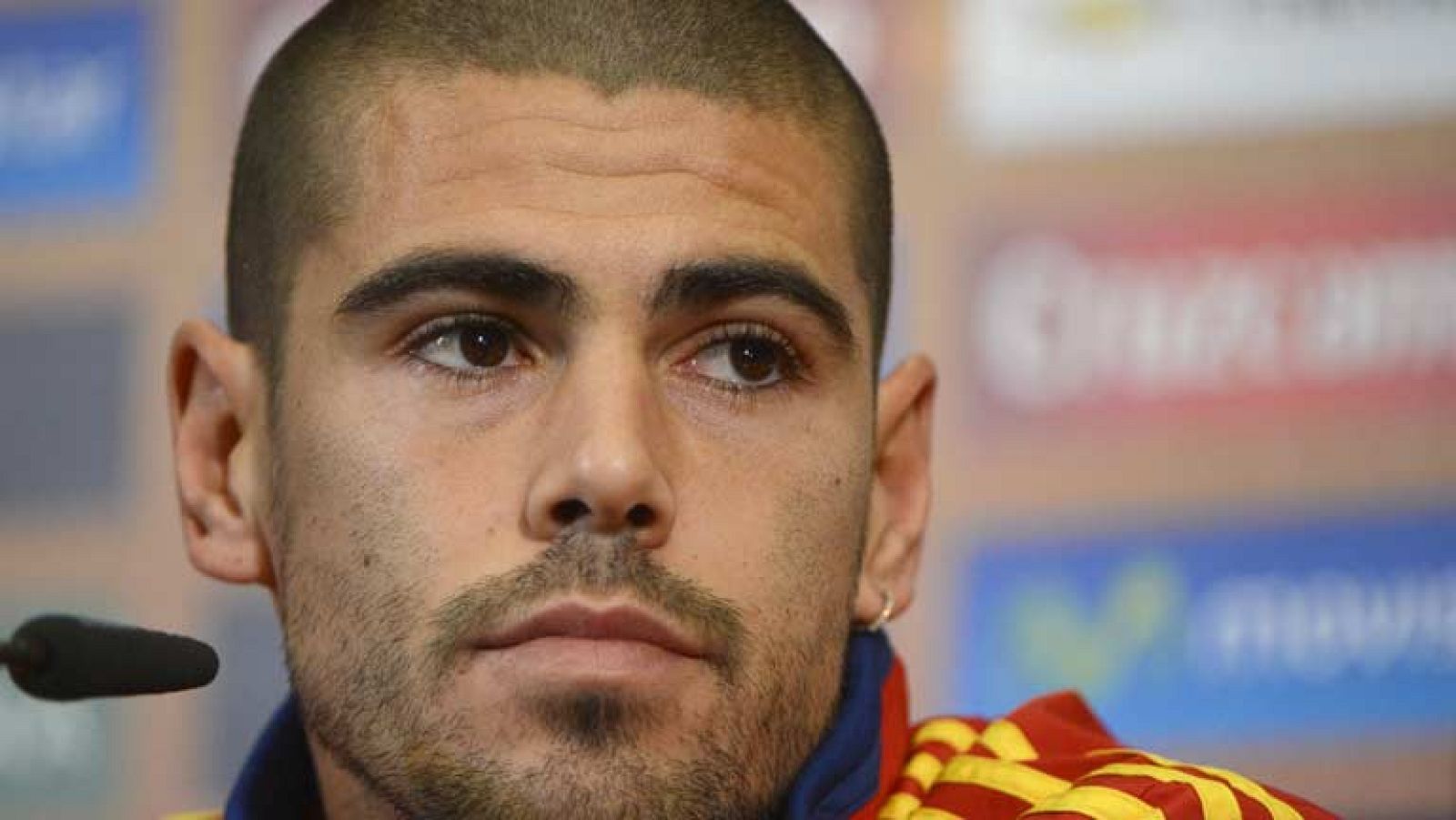 El meta suplente de la Roja, el barcelonista Víctor Valdés, defiende al seleccionador frente a las críticas recibidas por la actuación de España en el partido contra Croacia. Por su parte, Navas asegura que "Confiamos en llegar muy lejos en esta Euro