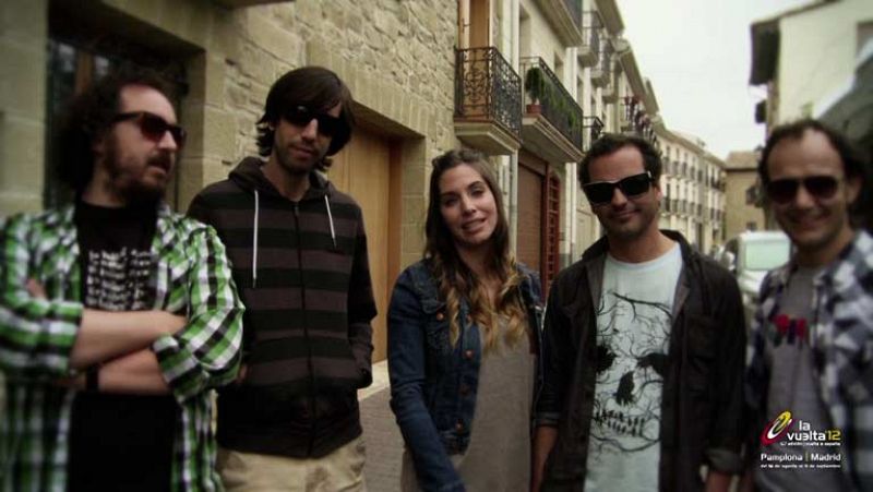 El spot oficial de la Vuelta Ciclista a España 2012 tendrá como sintonía la canción Día Cero, tercer single del álbum Cometas por el cielo, de La Oreja de Van Gogh. El spot se ha rodado íntegramente en distintas localizaciones de Navarra, como los ve