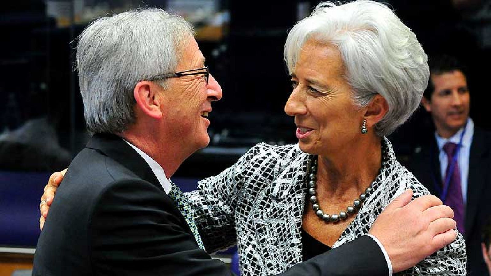 Miembros de la "troika", formada por la Comisión Europea, el Banco Central Europeo y el Fondo Monetario Internacional, viajarán el próximo lunes a Atenas, ha señalado el presidente del Eurogrupo, Jean-Claude Juncker. Tras la evaluación de la situaci