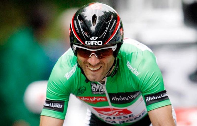  El ciclista español del Caisse d'Epargne gana la tercera etapa del criterium Dauphiné Liberé, una contrarreloj, y se pone líder por delante de Levi Leipheimer y Cadel Evans, que quedan a 23 y 37 segundos, respectivamente. 