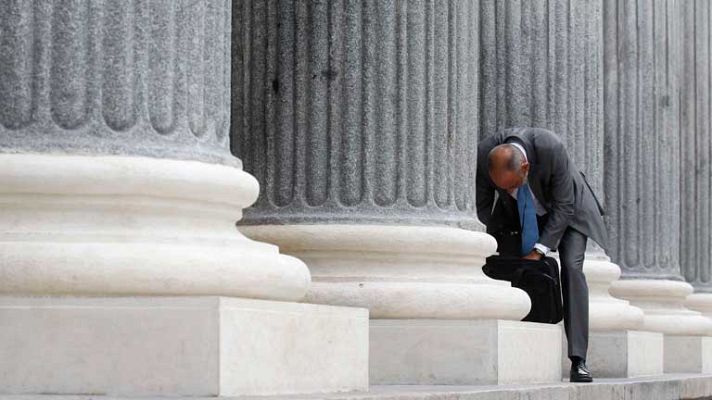 Informativo 24h - La prima de riesgo baja de 500 puntos y la Bolsa sube por la banca