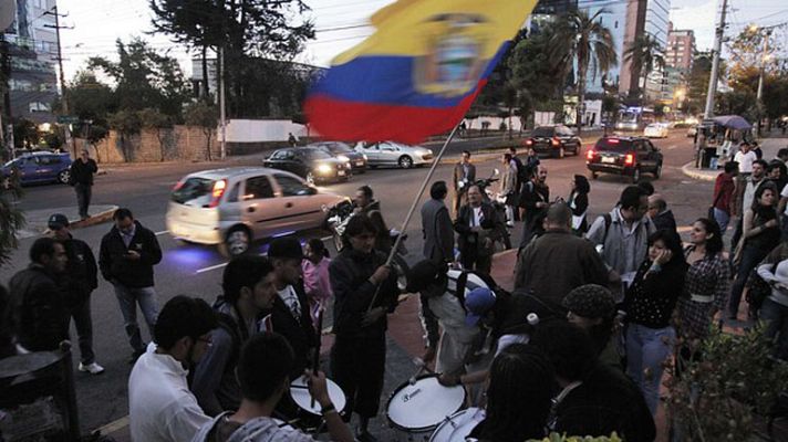 Telediario 1 - Chávez contra la salida de Lugo