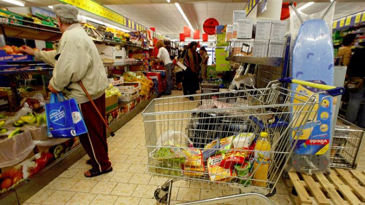 Telediario 1 - El Gobierno estudia subir el IVA