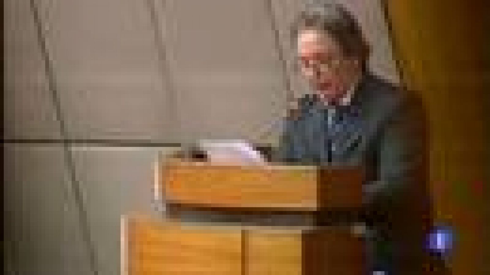 La Corte Suprema de Paraguay ha desestimado este lunes "sin más trámite" el recurso de inconstitucionalidad planteado el pasado viernes por Fernando Lugo contra el "juicio político" que terminó con su destitución como presidente, según ha informado un portavoz del Poder Judicial.Lugo, sustituido por el vicepresidente Federico Franco tras ser considerado culpable de "mal desempeño" en sus funciones por el Legislativo, acató el veredicto en principio, pero ahora ha manifestado su intención de oponer "resistencia" y recuperar el poder.El Gobierno de Franco ha jurado este lunes en una ceremonia en el palacio presidencial mientras Lugo ha reunido a un gabinete paralelo.