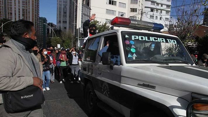 La policía se la juega a Evo 