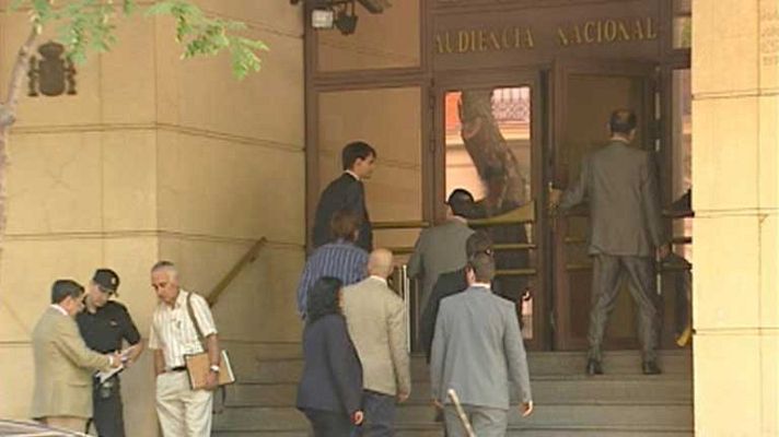 Telediario 1 - Sin escolta ni coche policial